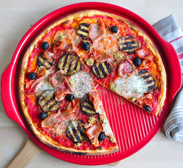 Planche à pizza ronde en bois avec main, pierre à découper, plateau à pizza,  outils de cuisson de gâteaux