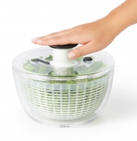 essoreuse-salade-transparente-oxo-21-cm-4