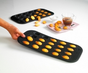 Silikomart Plaque à madeleines Silicone 9 moules : : Cuisine et  Maison