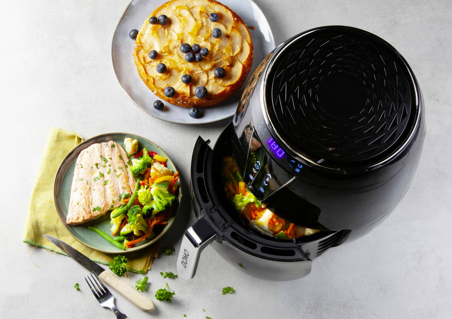 Friteuse DOMO 2,5 Litres 1800W Noire - Poignée De Levage, Panier Et Revêtement Antiadhésif