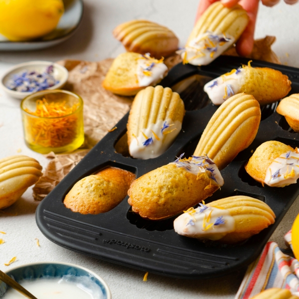 Moule 9 madeleines silicone Mastrad