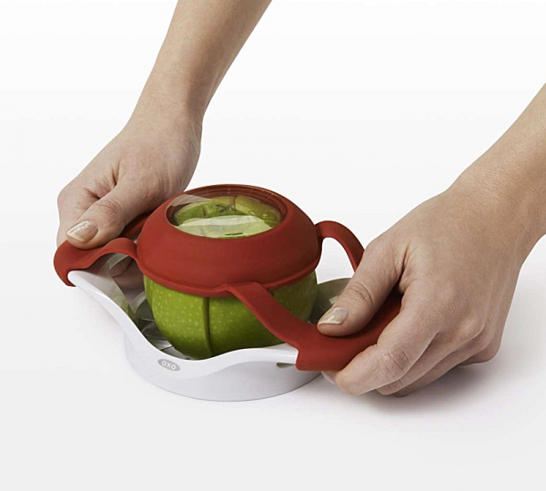 Coupe Pomme avec Poussoir Oxo