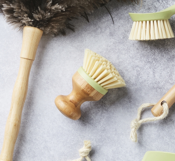 Brosse à Vaisselle Ronde Bambou Point Virgule